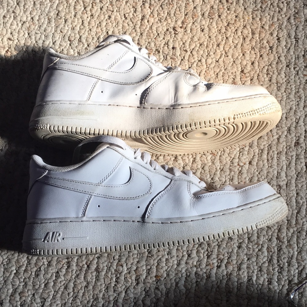White Nike Air Force 1